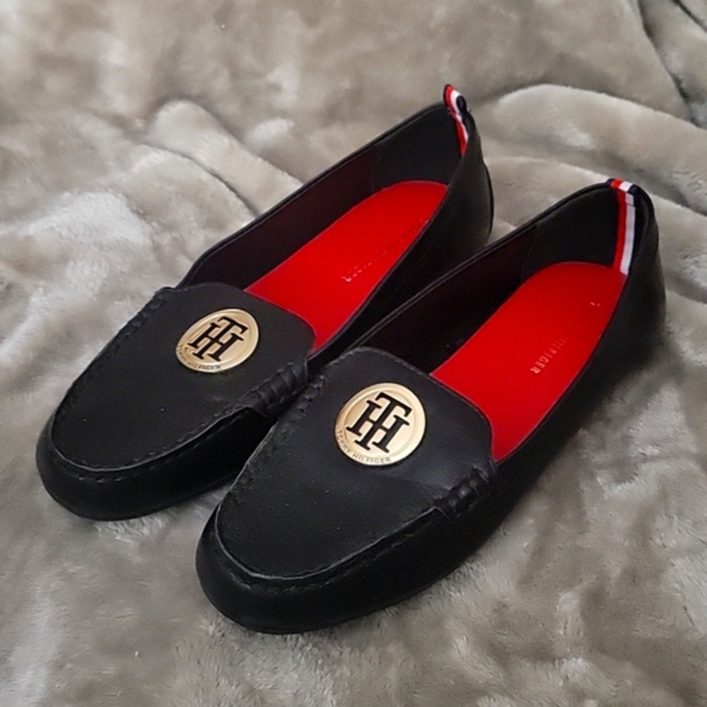 Tommy Hilfiger moccasins, color black, size 7.5.